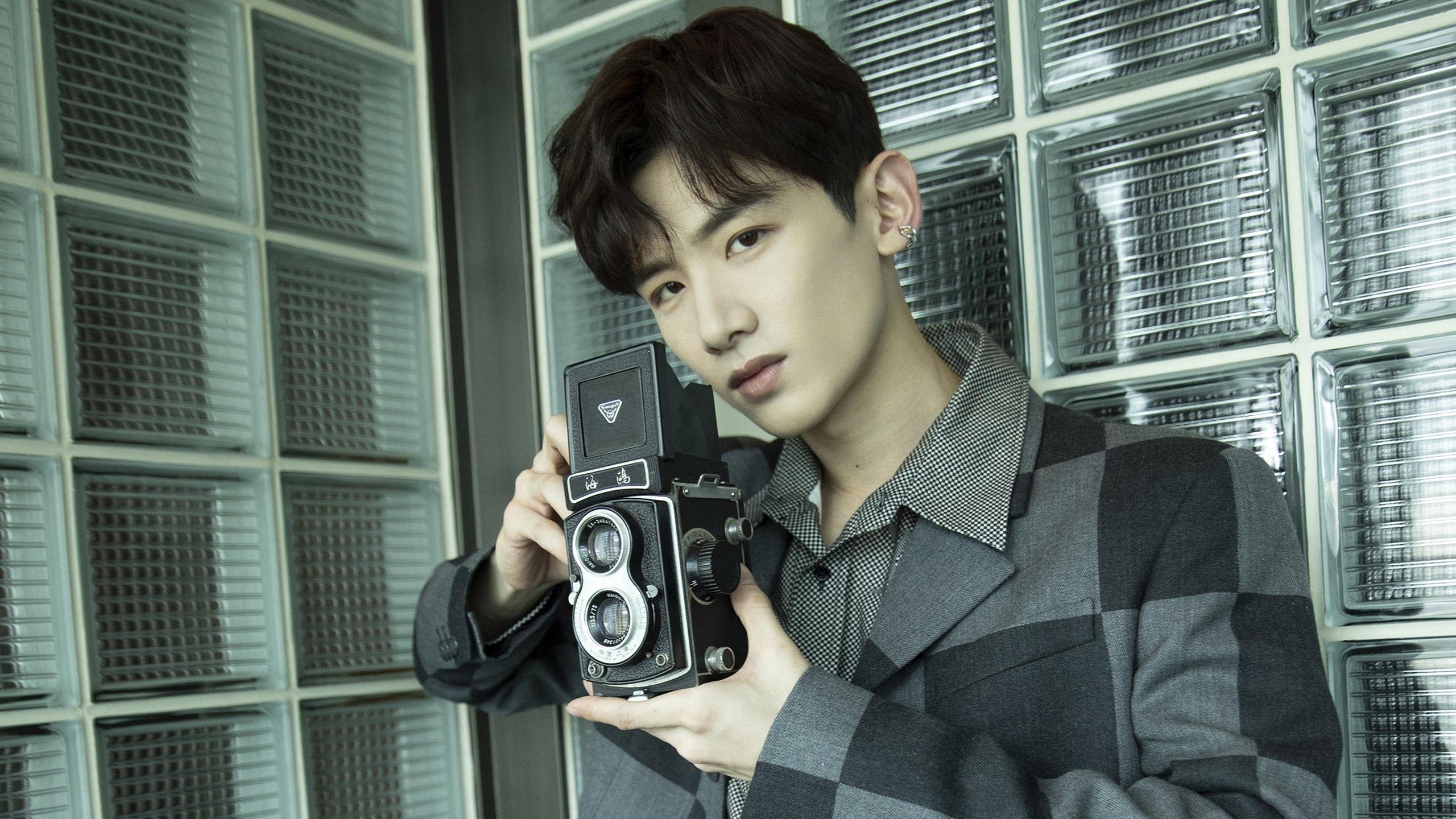 爱游戏app下载-_亲子同场：家庭成员参与网球运动的趣味故事_，关于网球的小故事