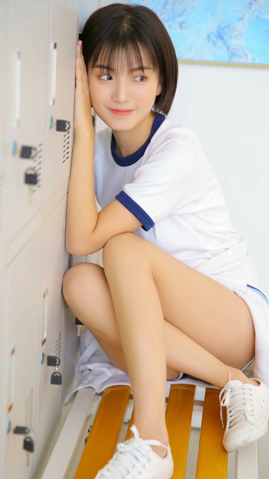 爱游戏下载-电竞选手如何维护自身形象：言行谨慎与积极阳光，电竞选手的自我修养