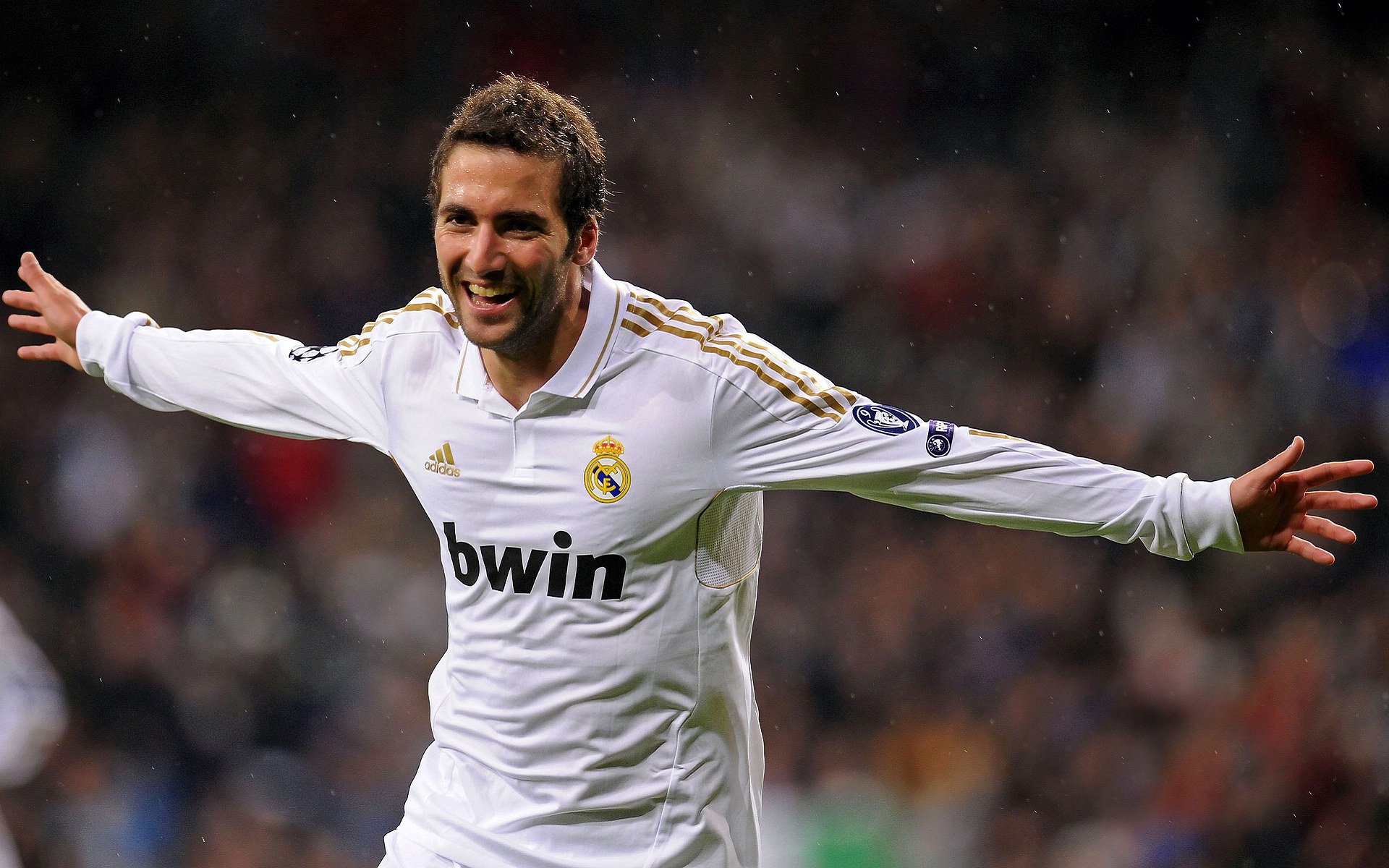 巴黎圣日耳曼继续大手笔:引入多名欧洲明星球员,巴黎圣日耳曼队的球星